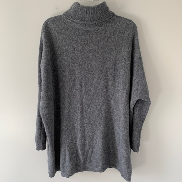 Garnet Hill Oversized Wool Cashmere Turtleneck Sweater - Picture 3 of 8